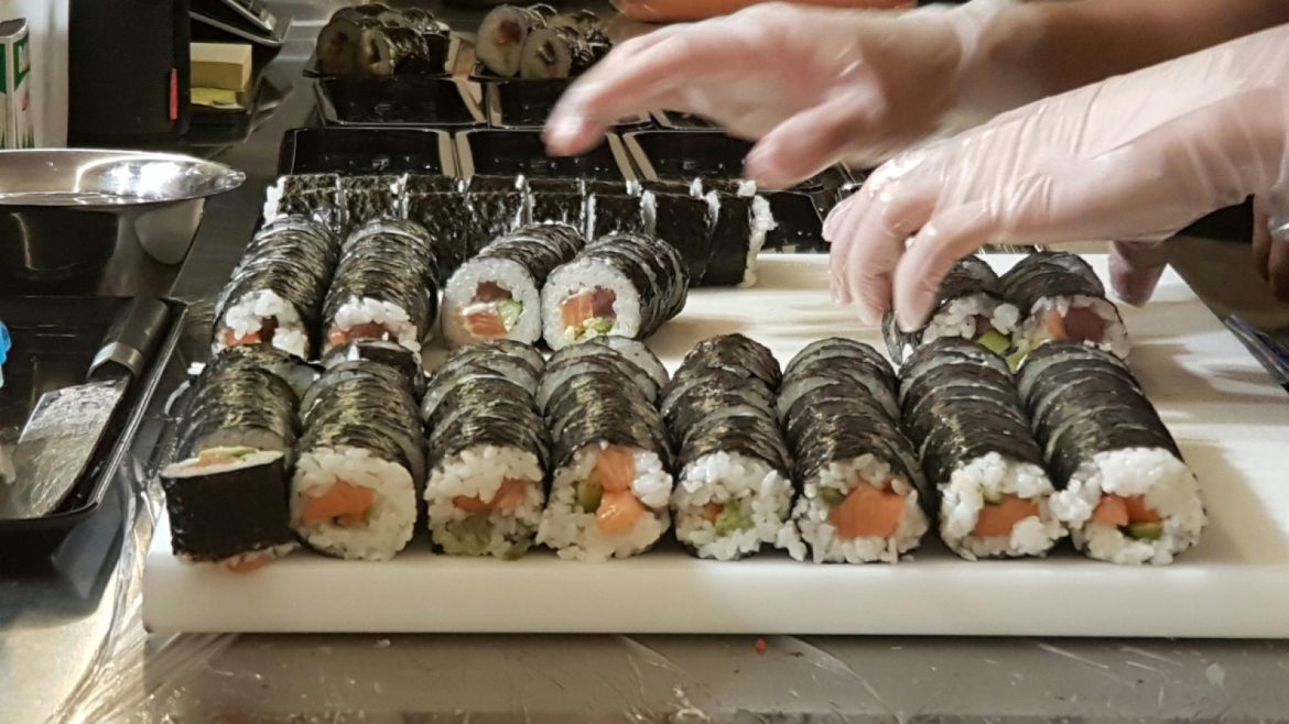 Quel réseau de franchise de sushi propose le meilleur soutien opérationnel ?